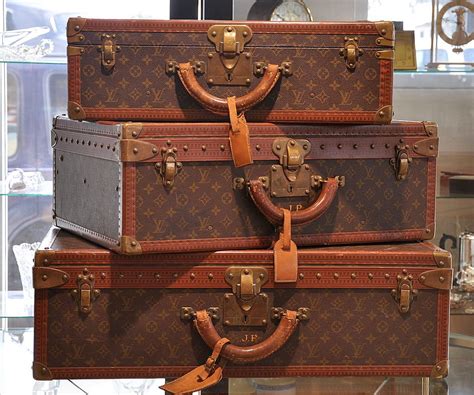 vintage louis vuitton suitcase trunk